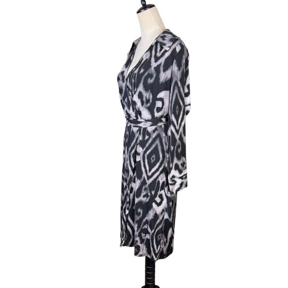 Lane Bryant NWT Black Gray Ikat Print Long Sleeve V-neck Mini Faux Wrap Dress - Picture 2 of 12